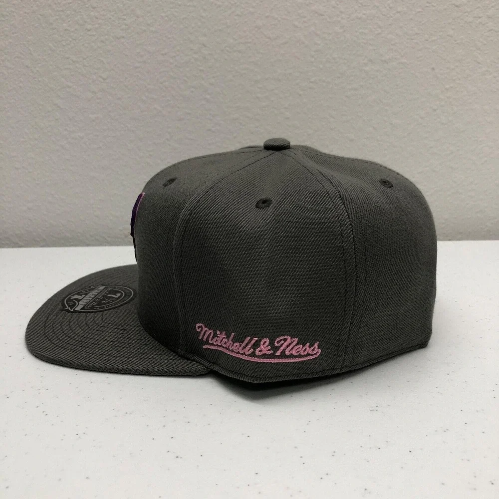 Chicago Bulls Hat Cap Fitted Mens 7 1/2 Gray NBA HWC Basketball Mitchell & Ness